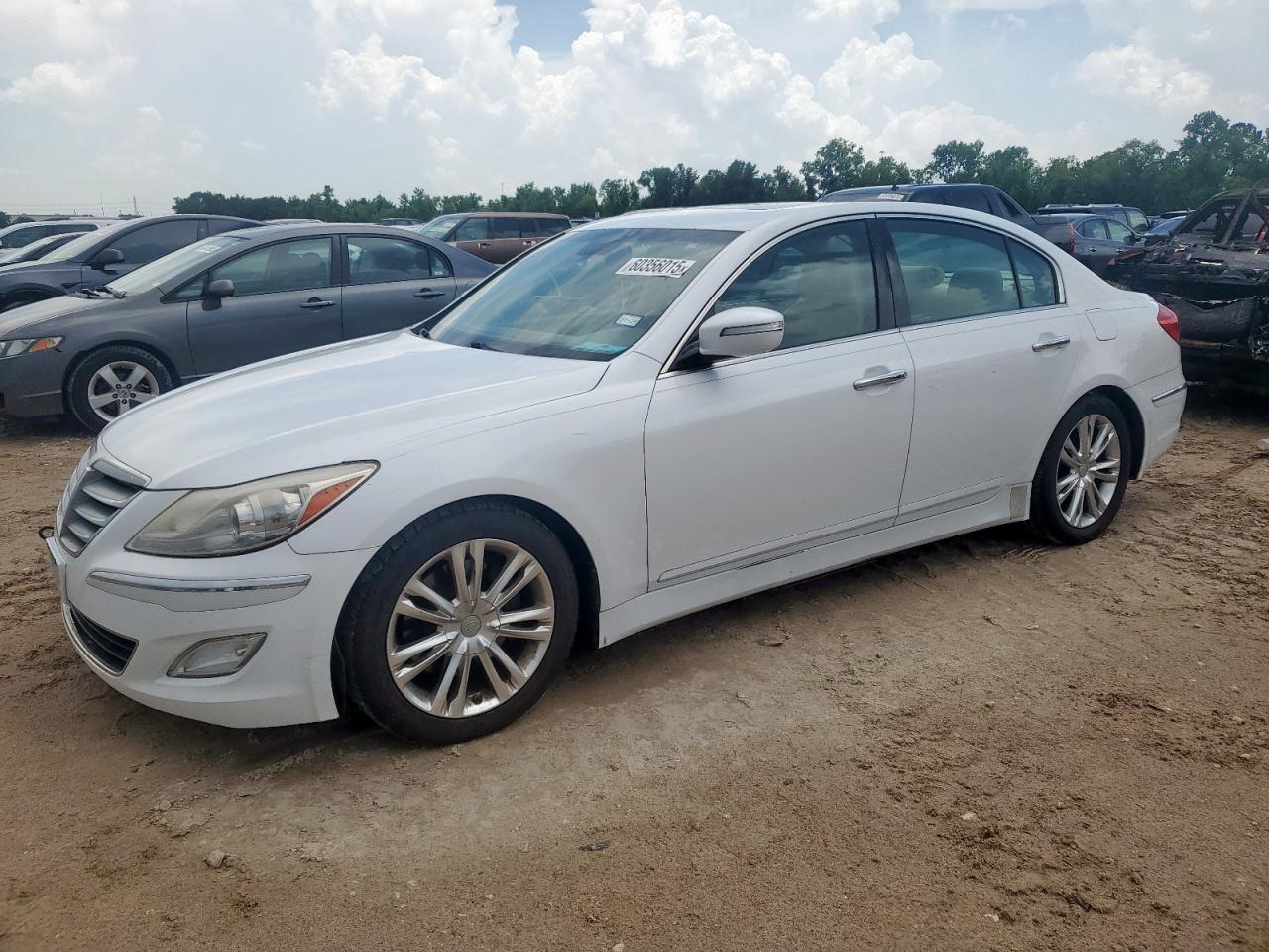 HYUNDAI GENESIS 3. 2014