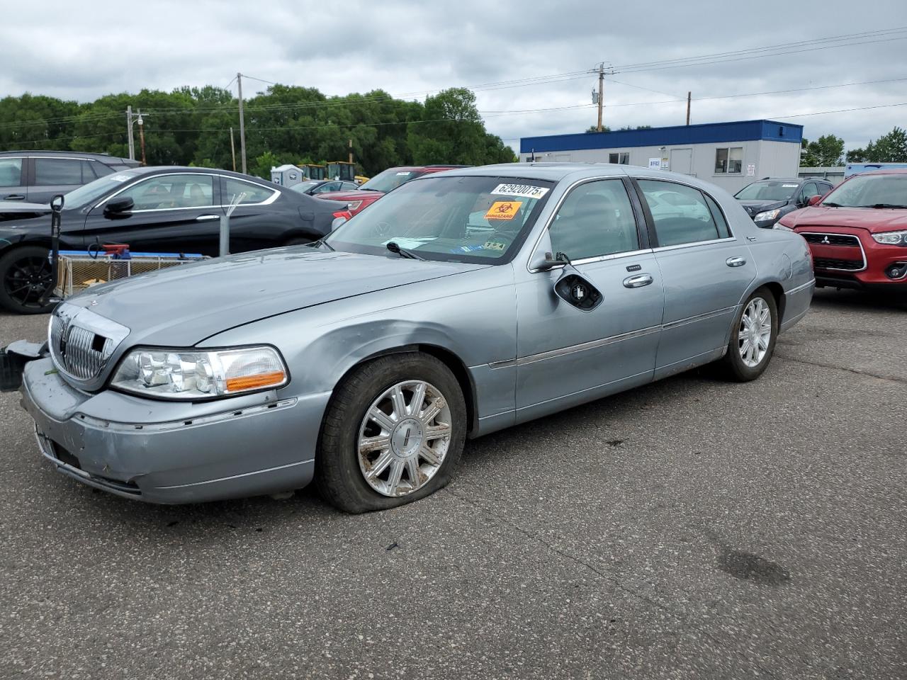 LINCOLN TOWN CAR S 2006