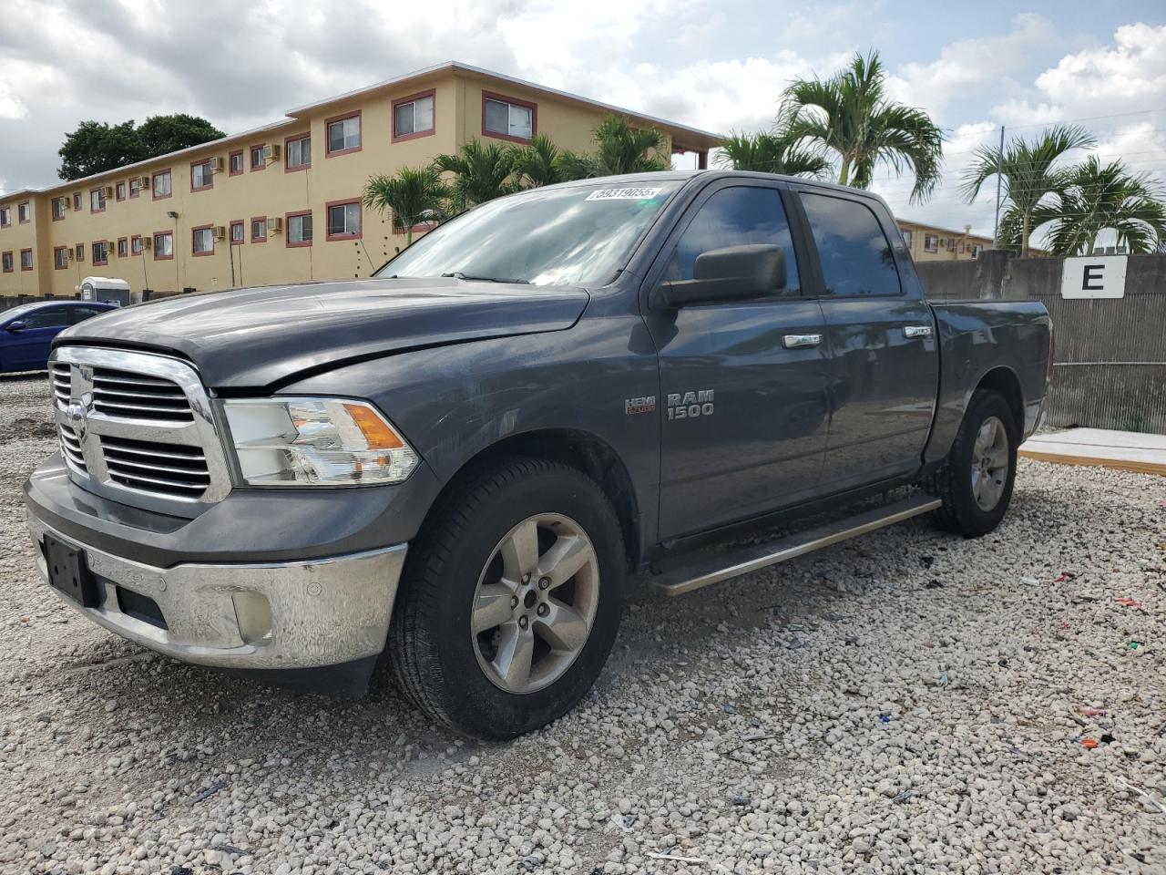 RAM 1500 SLT 2014