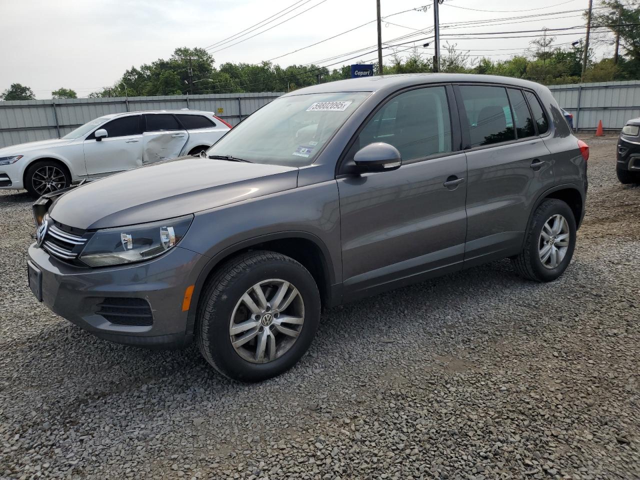 VOLKSWAGEN TIGUAN S 2013