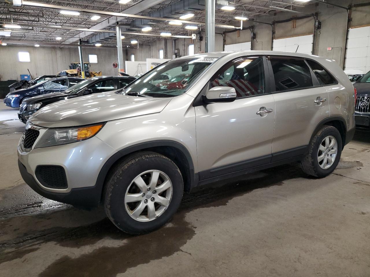 KIA SORENTO LX 2013