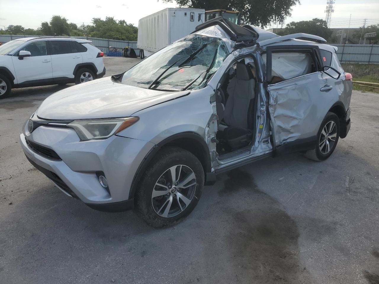 TOYOTA RAV4 XLE 2017