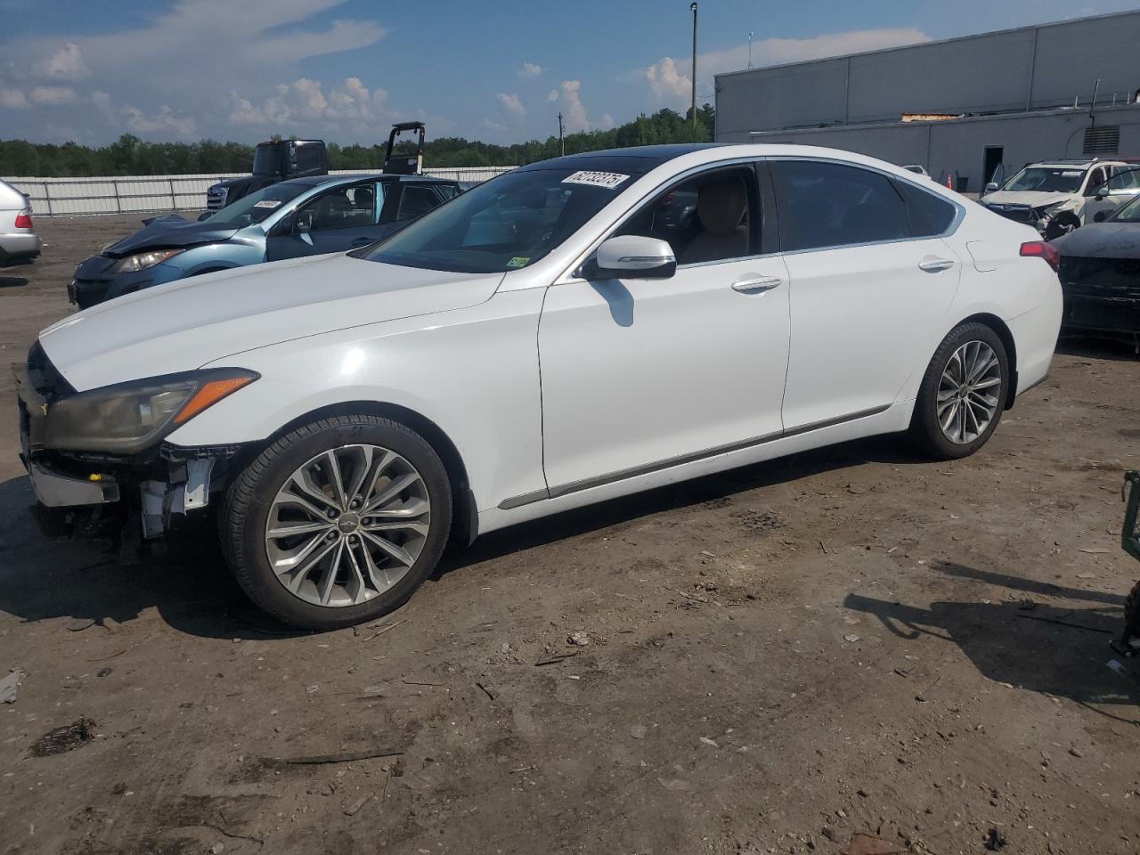 HYUNDAI GENESIS 3. 2015
