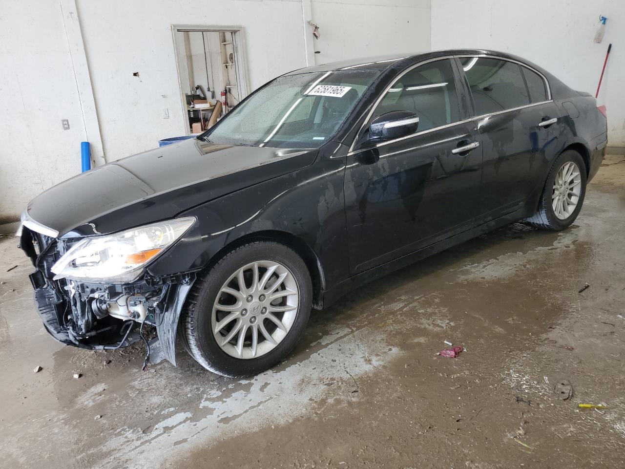 HYUNDAI GENESIS 3. 2010