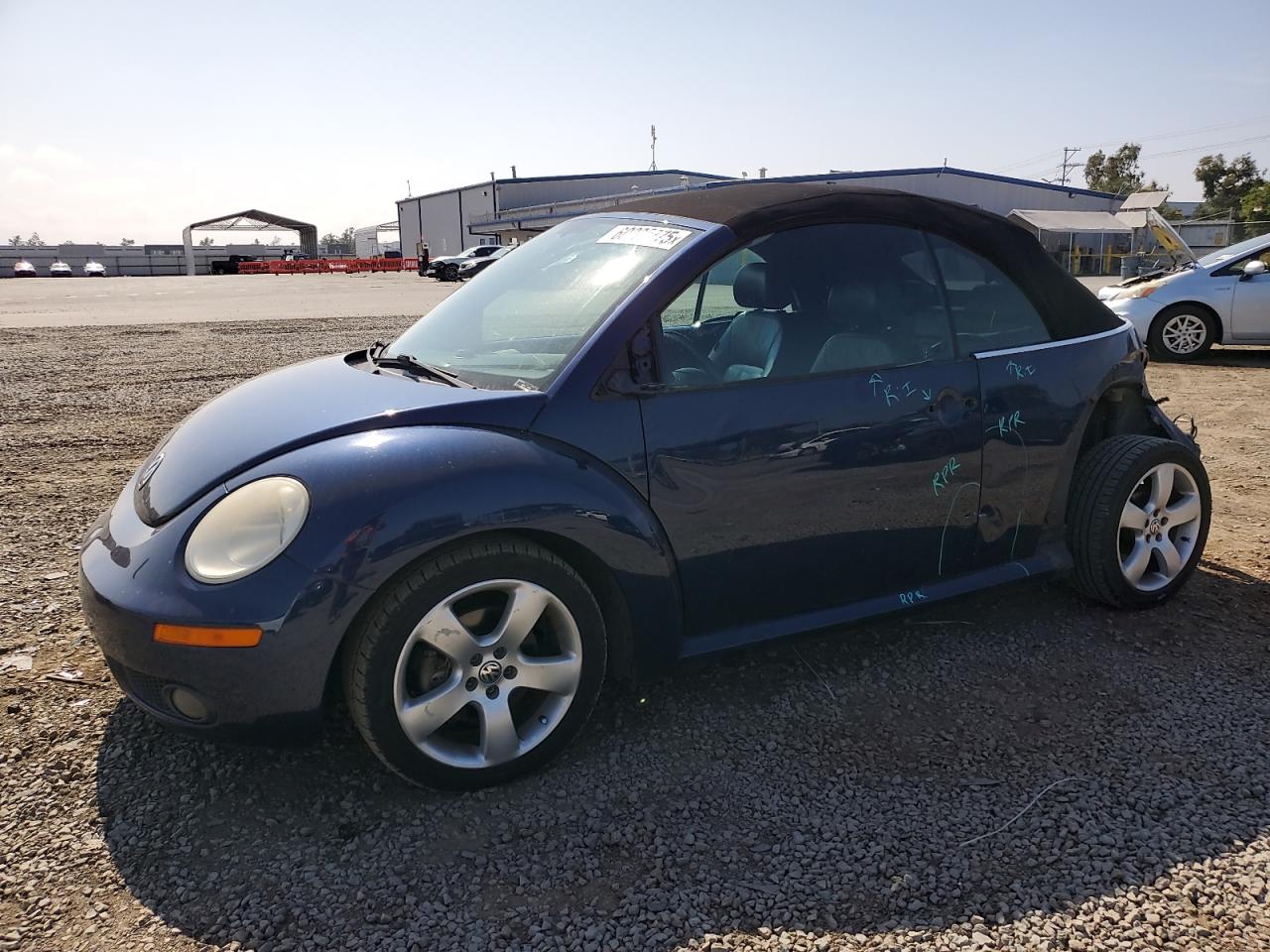 VOLKSWAGEN NEW BEETLE 2006