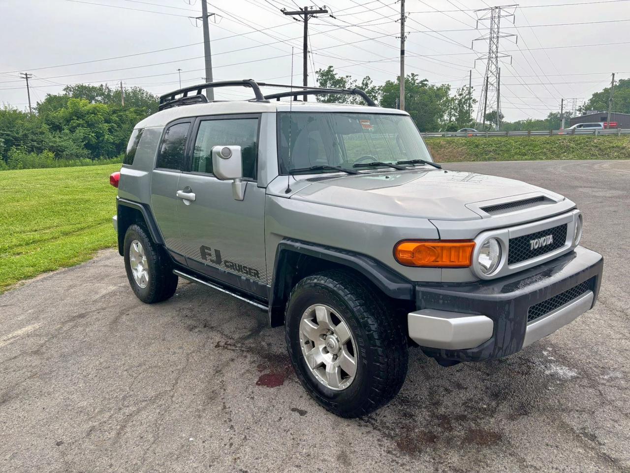TOYOTA FJ CRUISER 2010