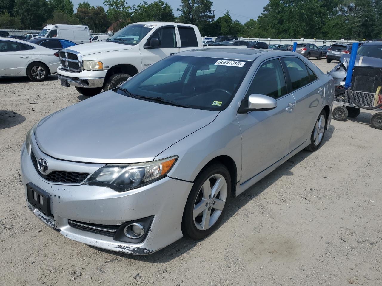 TOYOTA CAMRY L 2013