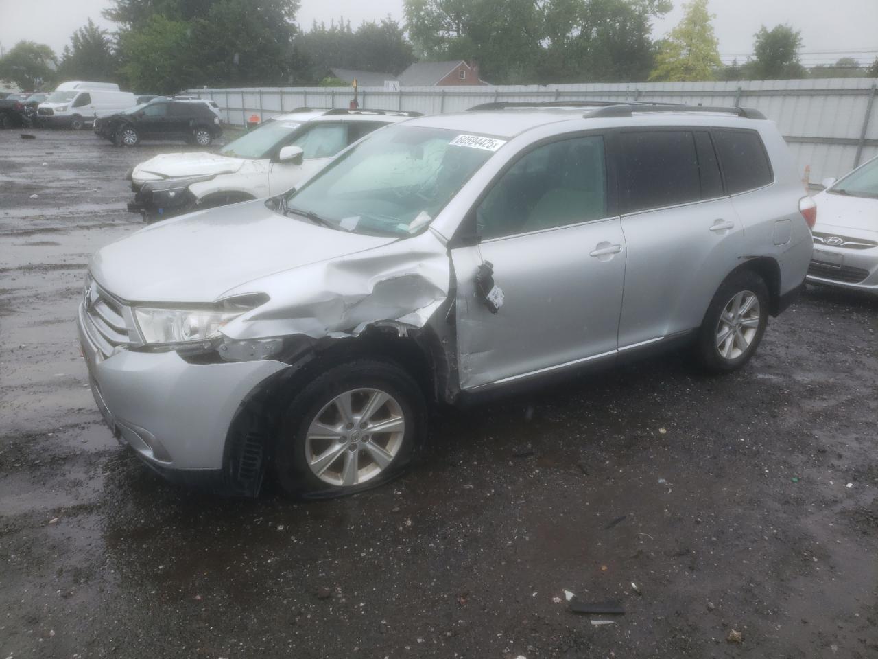 TOYOTA HIGHLANDER 2011