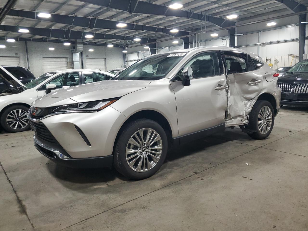 TOYOTA VENZA LE 2023
