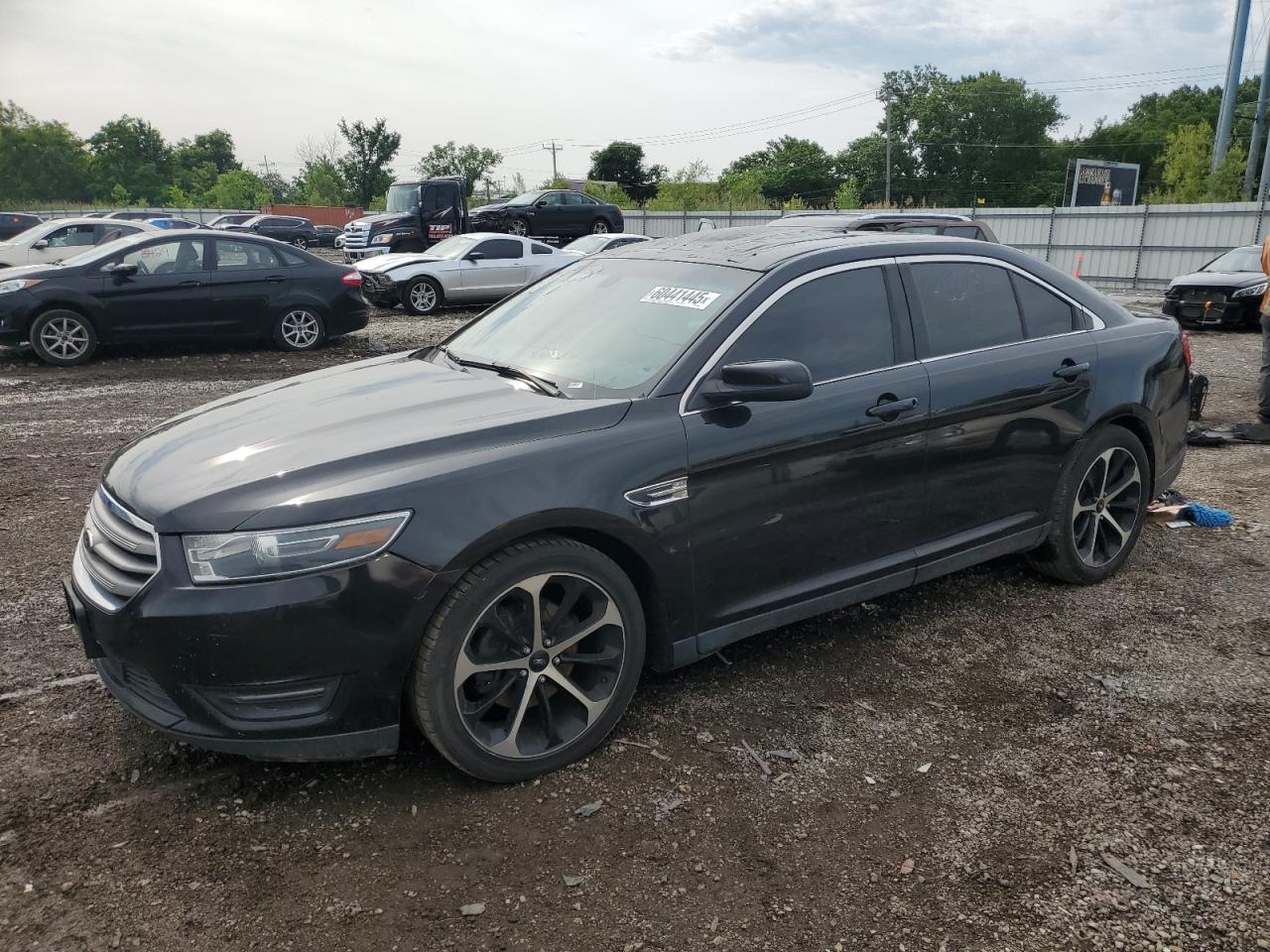 FORD TAURUS SEL 2015