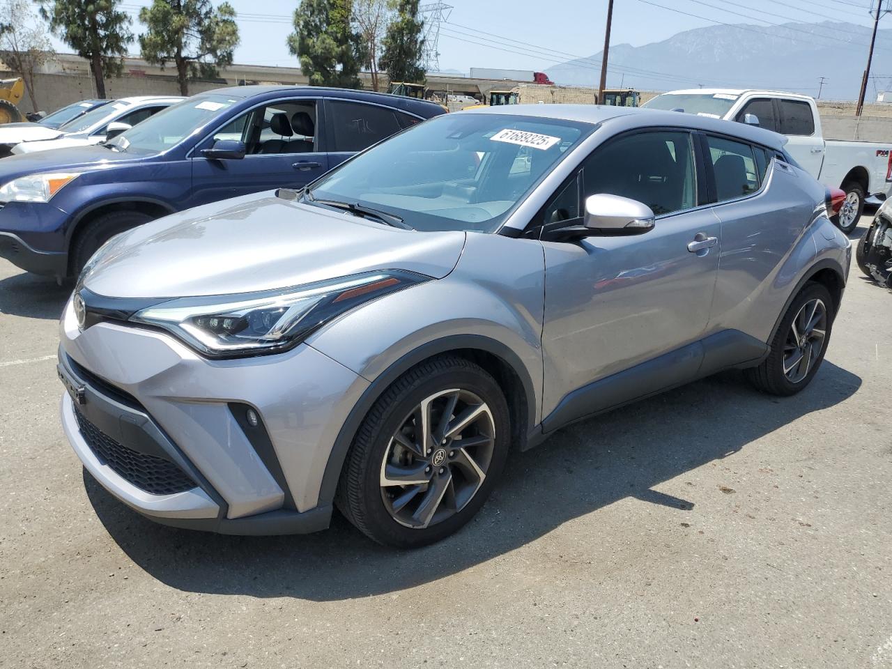TOYOTA C-HR XLE 2020