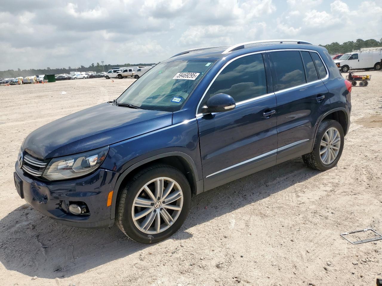 VOLKSWAGEN TIGUAN S 2016