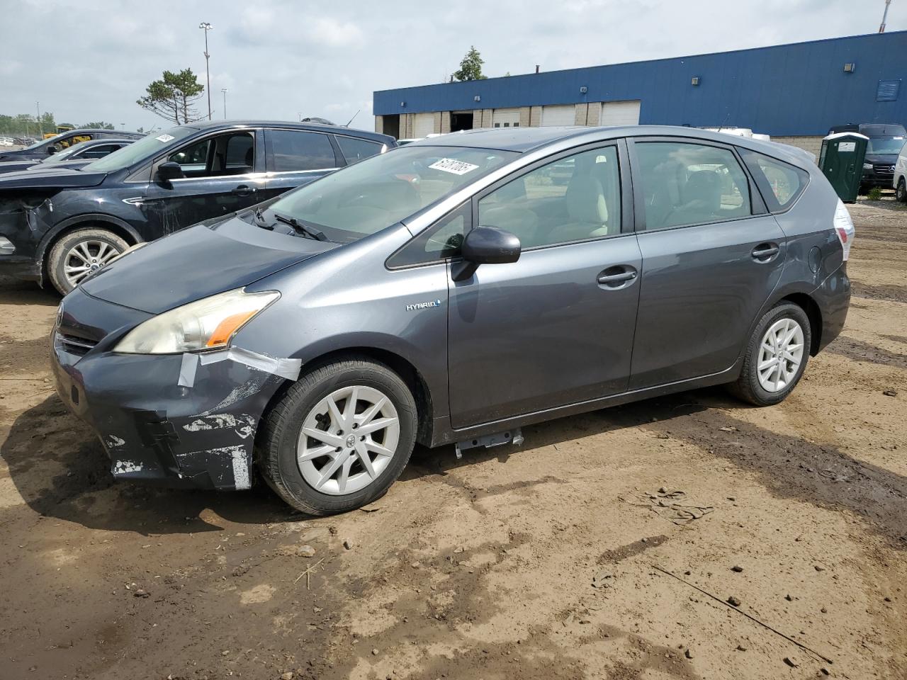 TOYOTA PRIUS V 2013