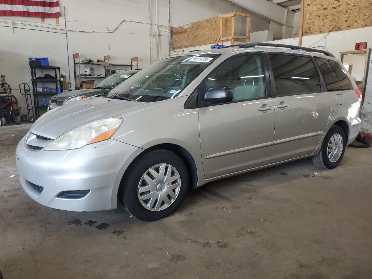 TOYOTA SIENNA CE 2007