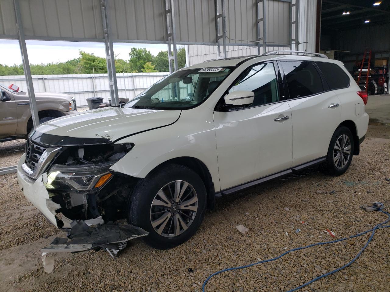 NISSAN PATHFINDER 2017