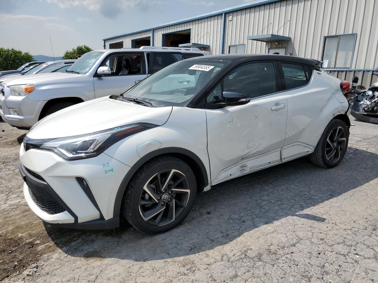 TOYOTA C-HR XLE 2021