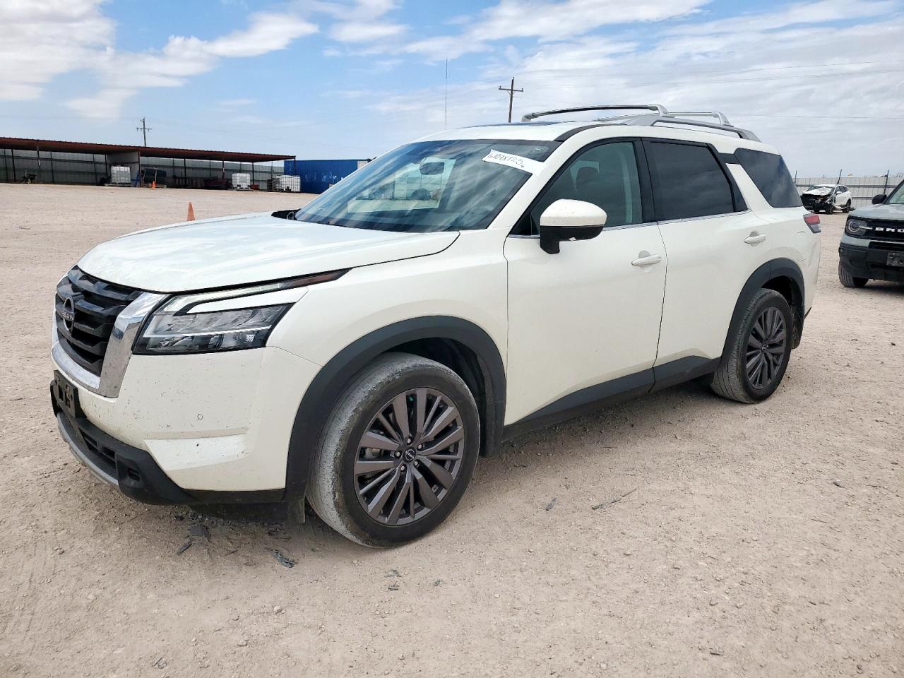 NISSAN PATHFINDER 2023
