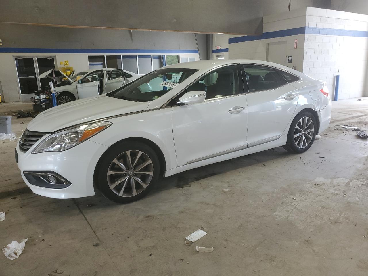 HYUNDAI AZERA 2016