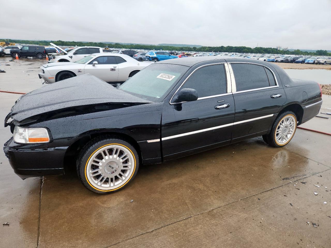 LINCOLN TOWN CAR S 2009