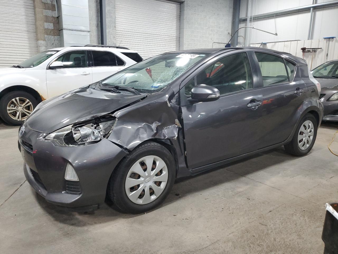 TOYOTA PRIUS C 2013