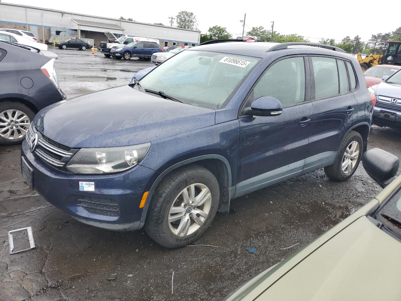 VOLKSWAGEN TIGUAN S 2015