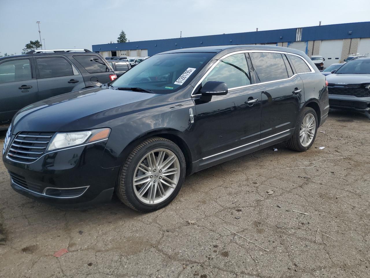 LINCOLN MKT 2017