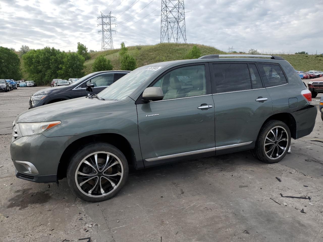 TOYOTA HIGHLANDER 2013