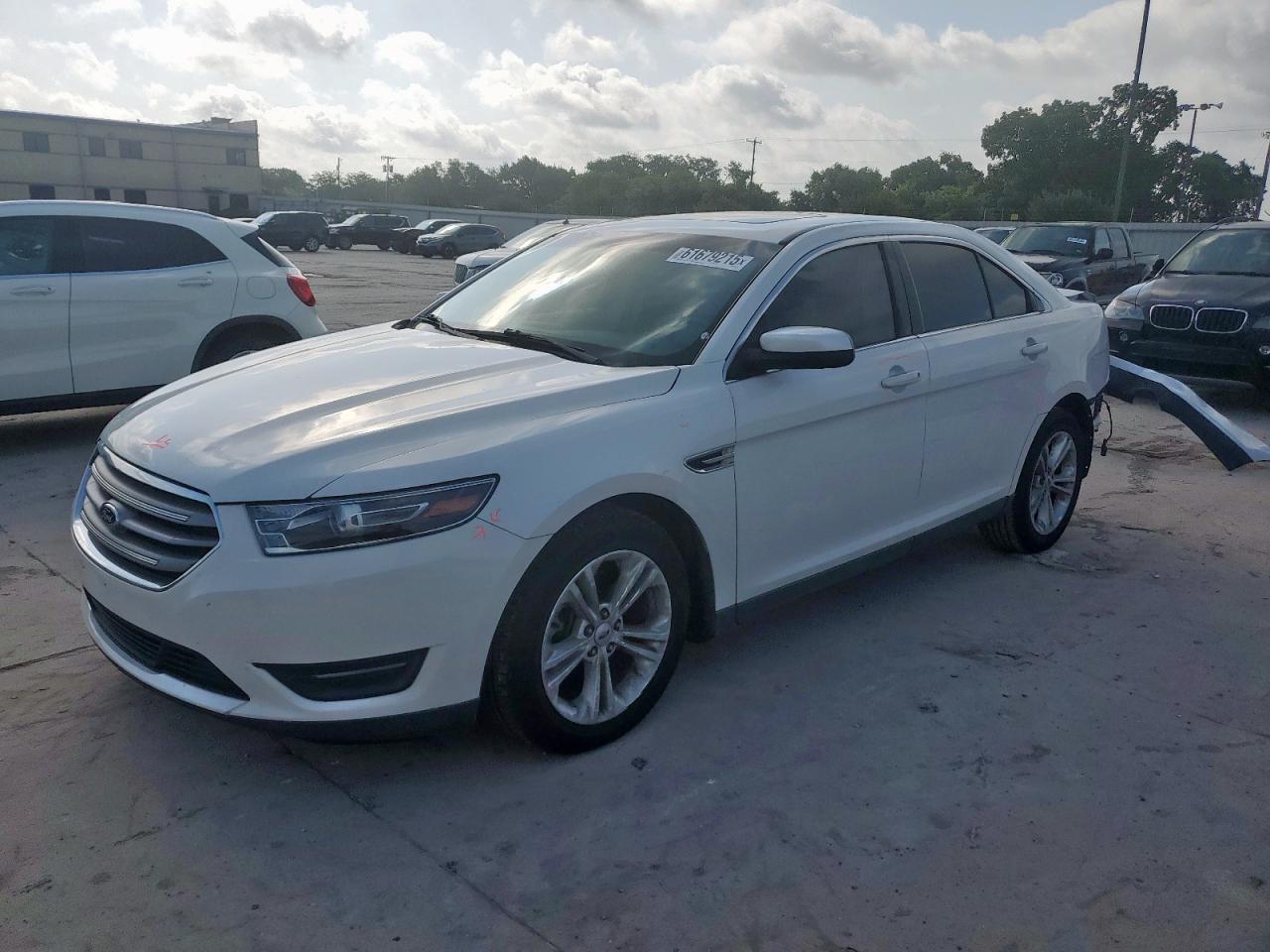 FORD TAURUS SEL 2016