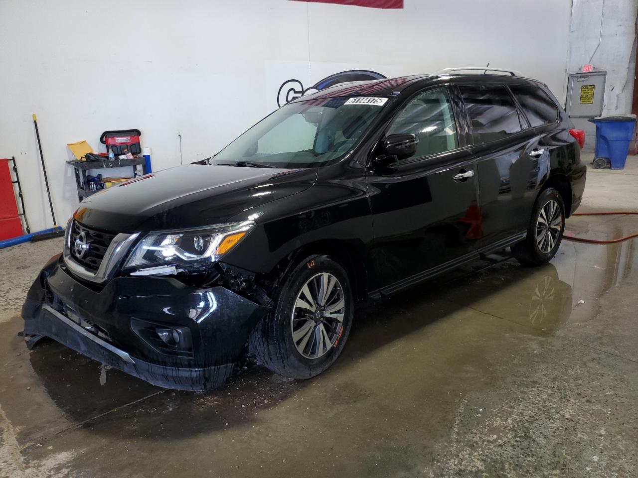 NISSAN PATHFINDER 2017