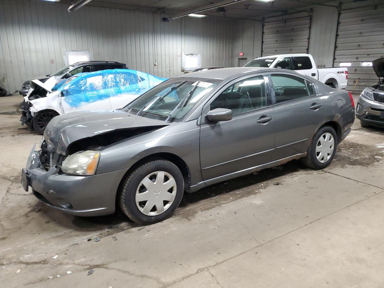 MITSUBISHI GALANT ES 2004