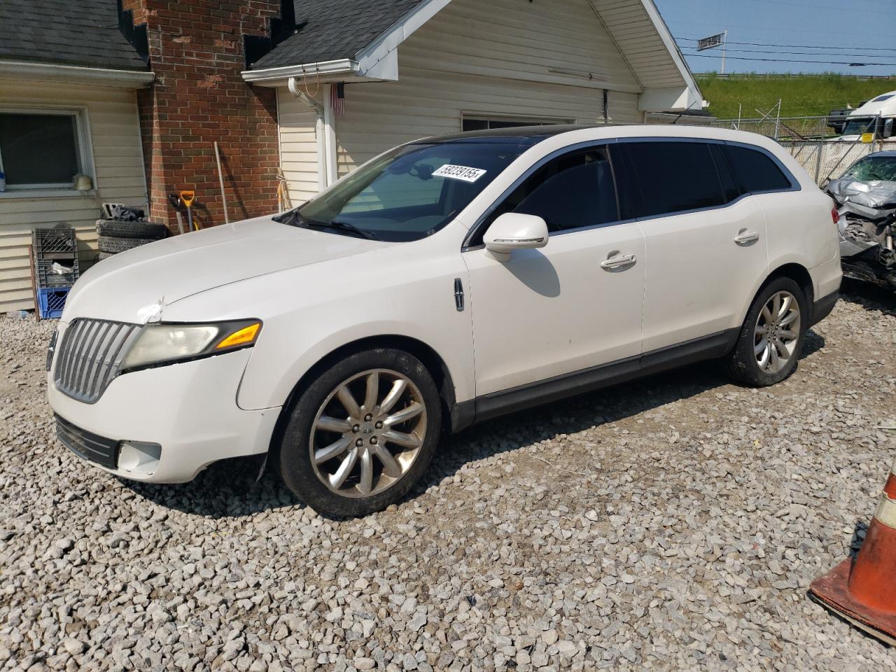 LINCOLN MKT 2010