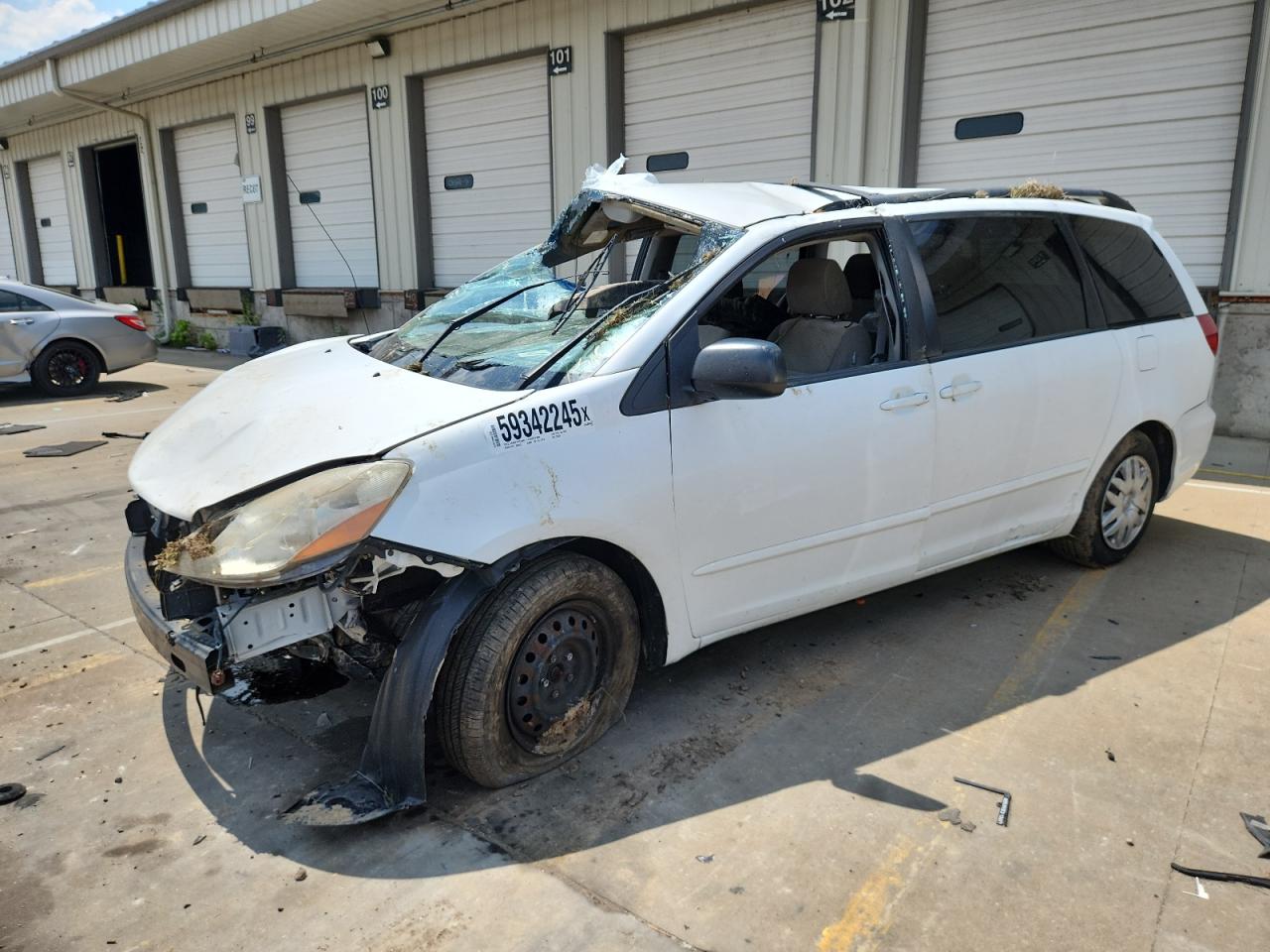 TOYOTA SIENNA CE 2010