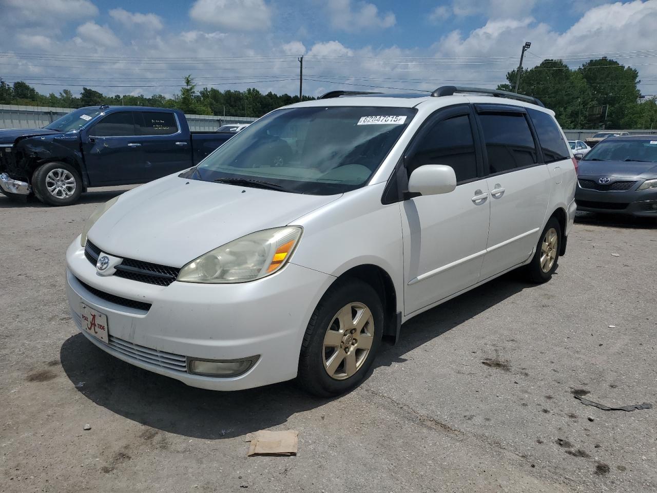 TOYOTA SIENNA XLE 2004