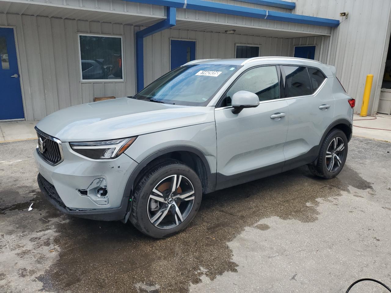 VOLVO XC40 CORE 2024