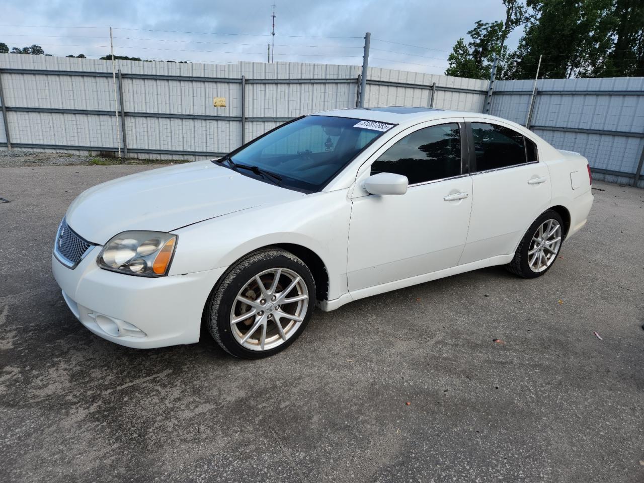 MITSUBISHI GALANT ES 2012