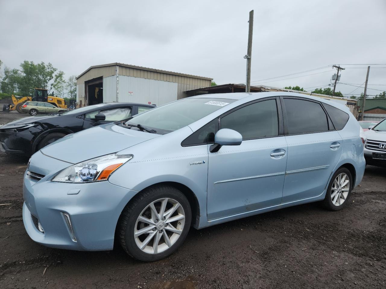 TOYOTA PRIUS V 2013