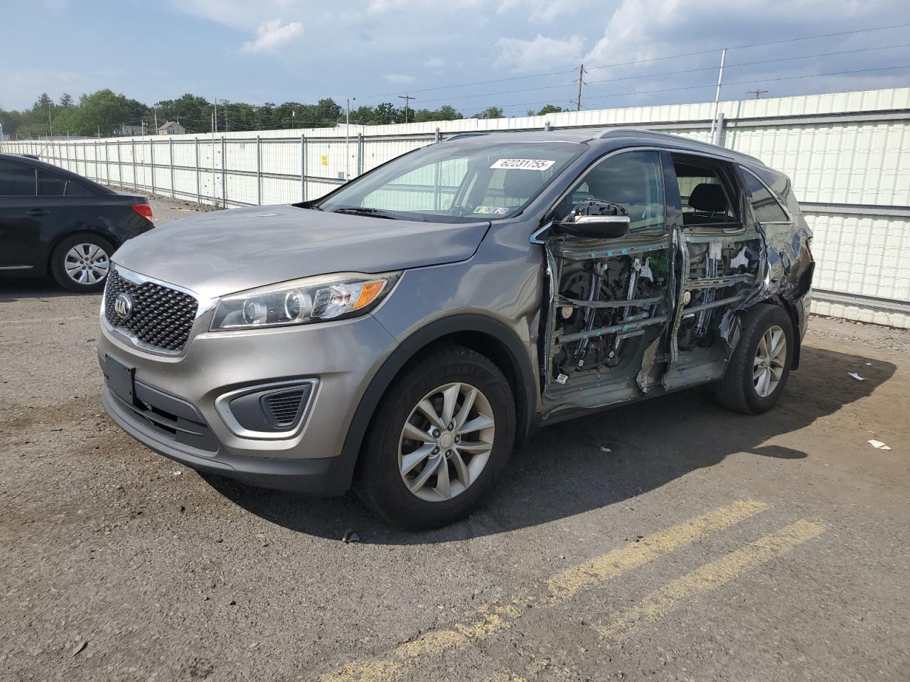KIA SORENTO LX 2016