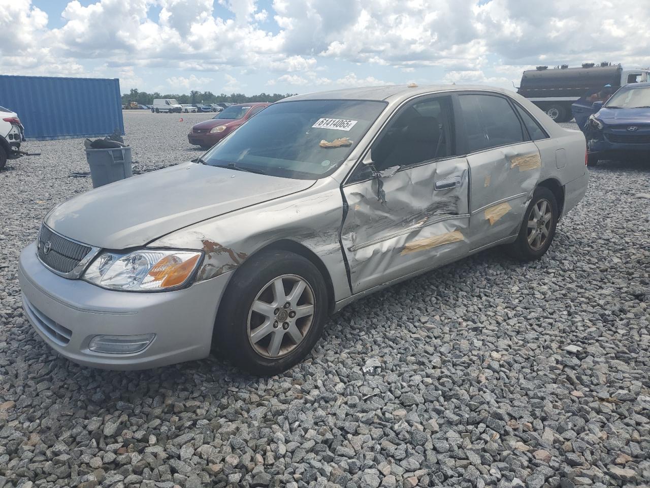 TOYOTA AVALON XL 2001