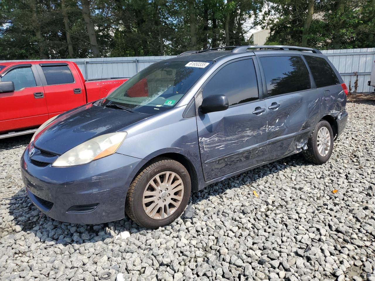TOYOTA SIENNA LE 2008