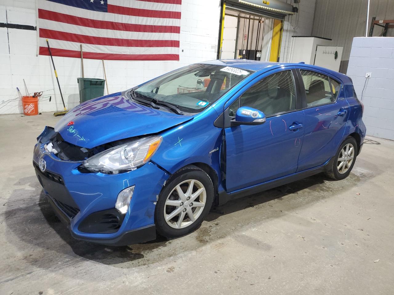 TOYOTA PRIUS C 2017
