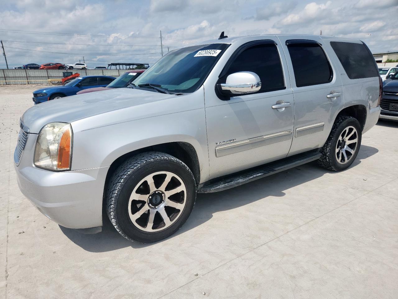 GMC YUKON SLT 2011