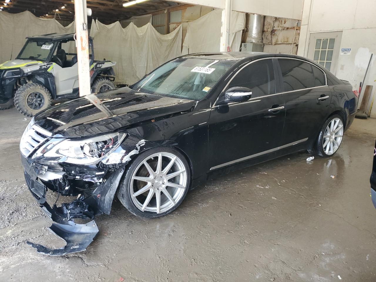 HYUNDAI GENESIS 4. 2011