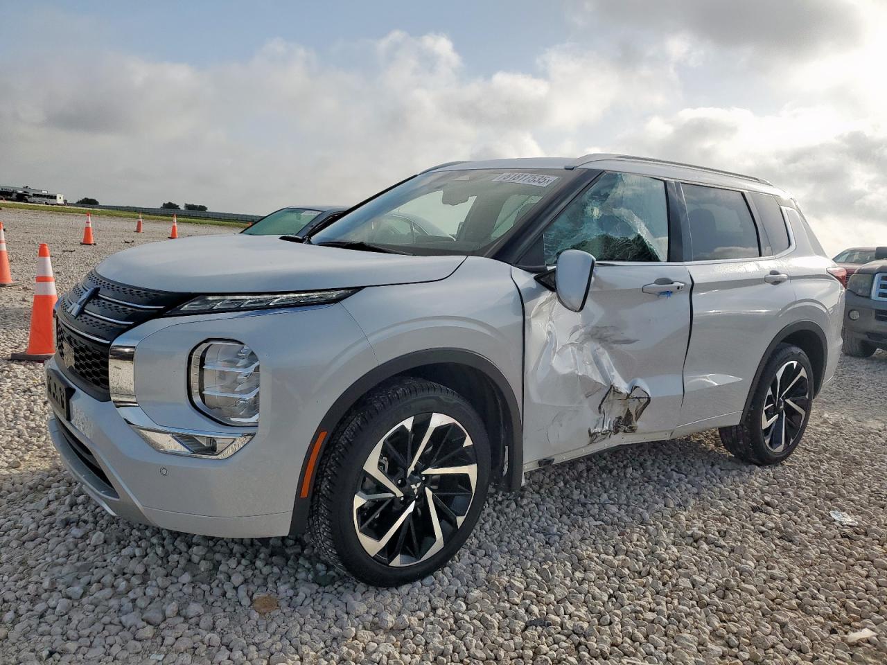 MITSUBISHI OUTLANDER 2022