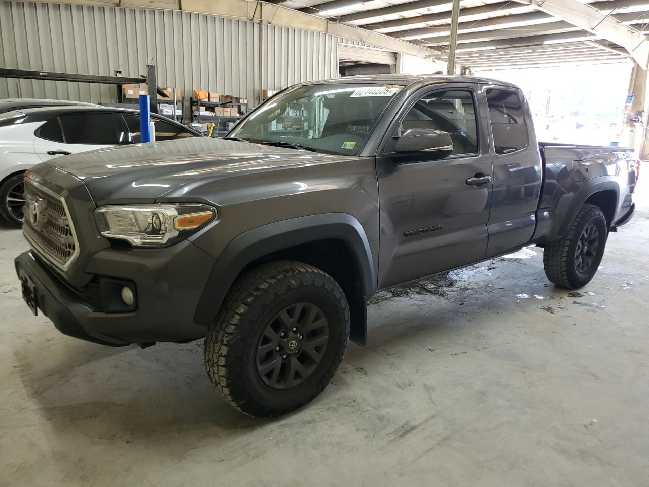 TOYOTA TACOMA ACC 2017