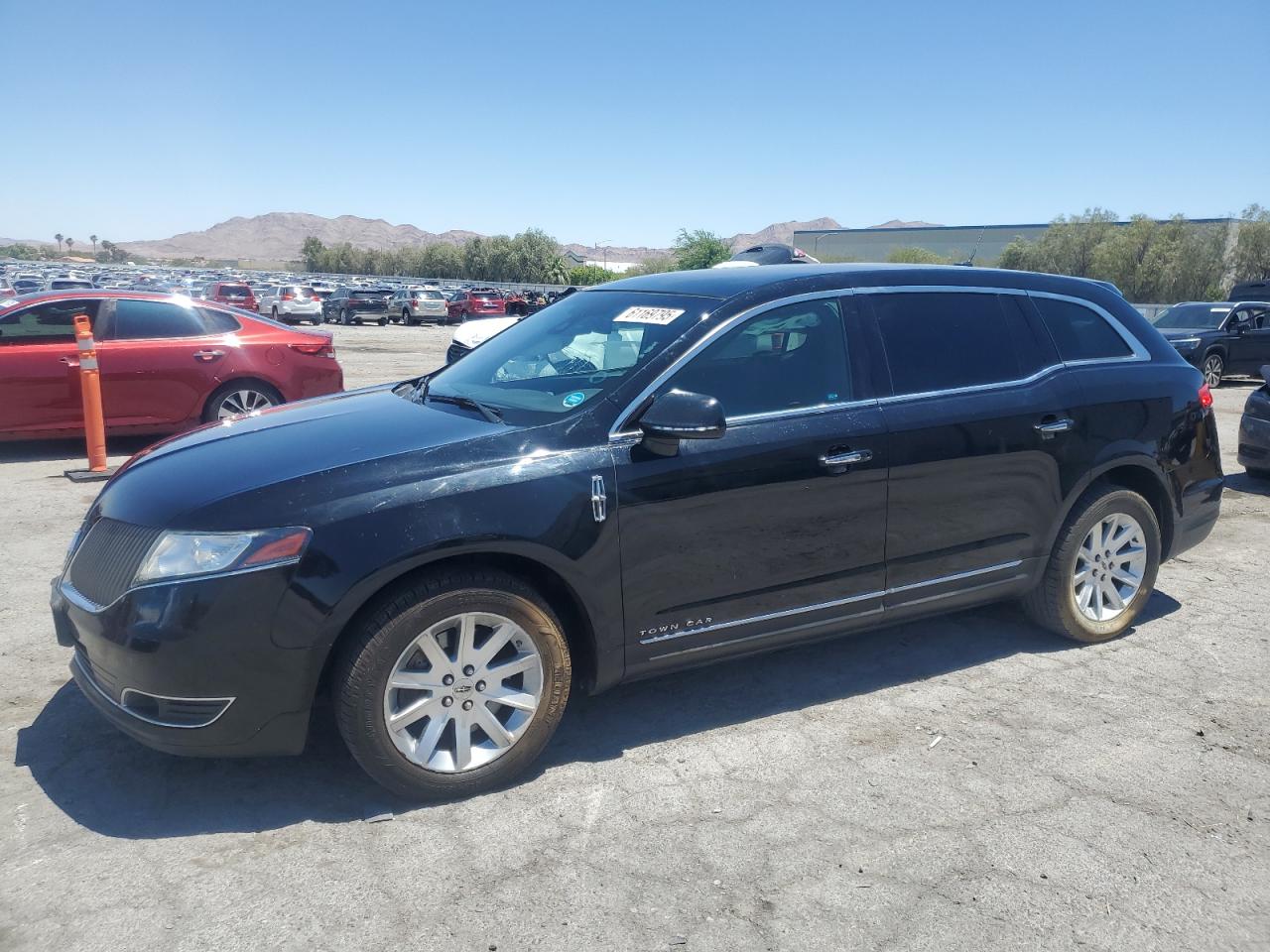 LINCOLN MKT 2016