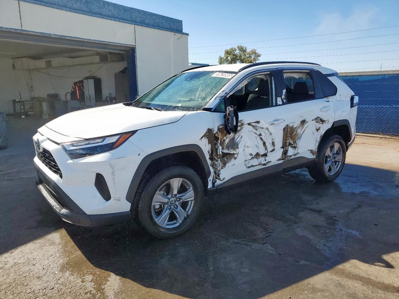TOYOTA RAV4 XLE 2024
