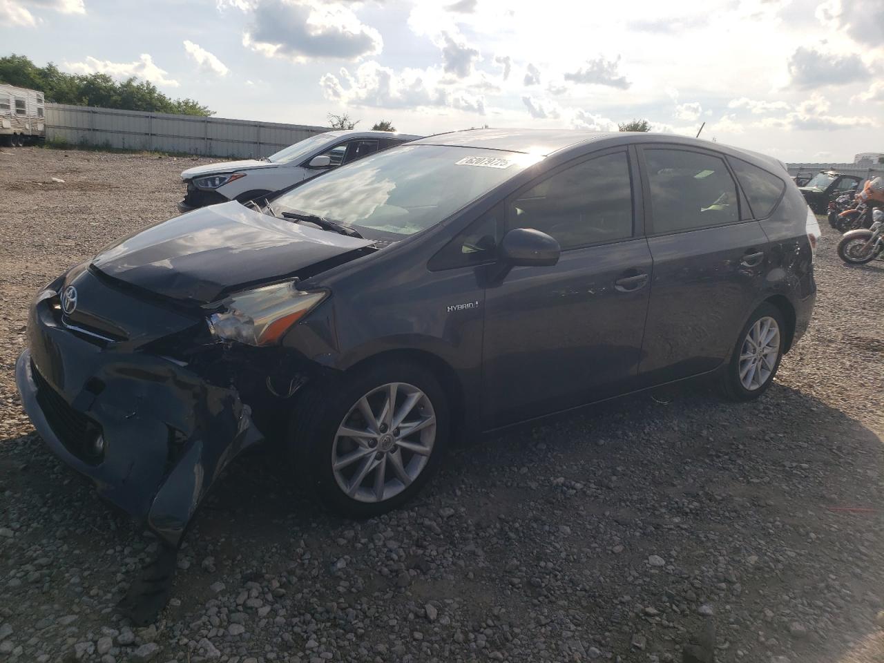 TOYOTA PRIUS V 2013
