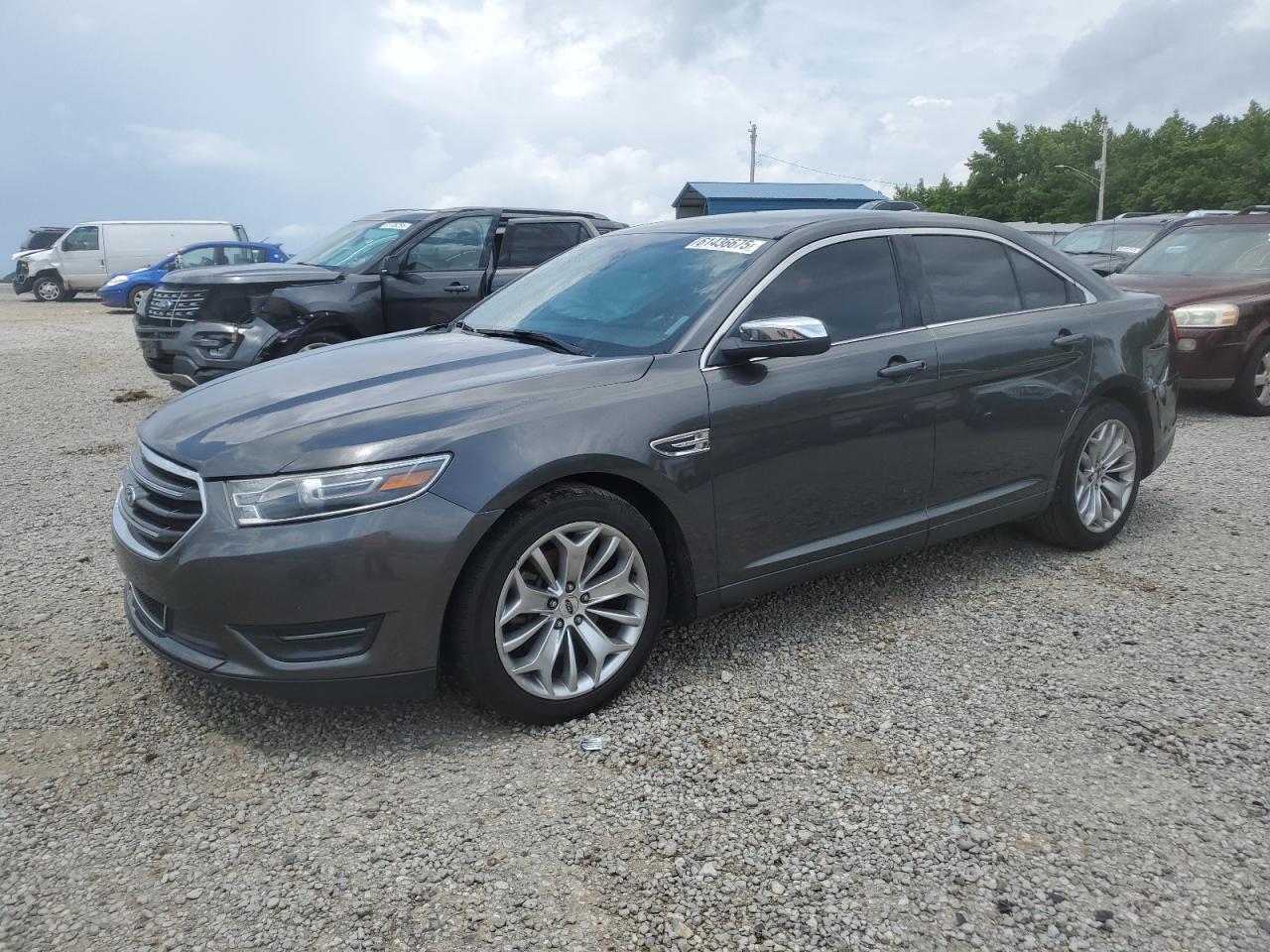 FORD TAURUS LIM 2017