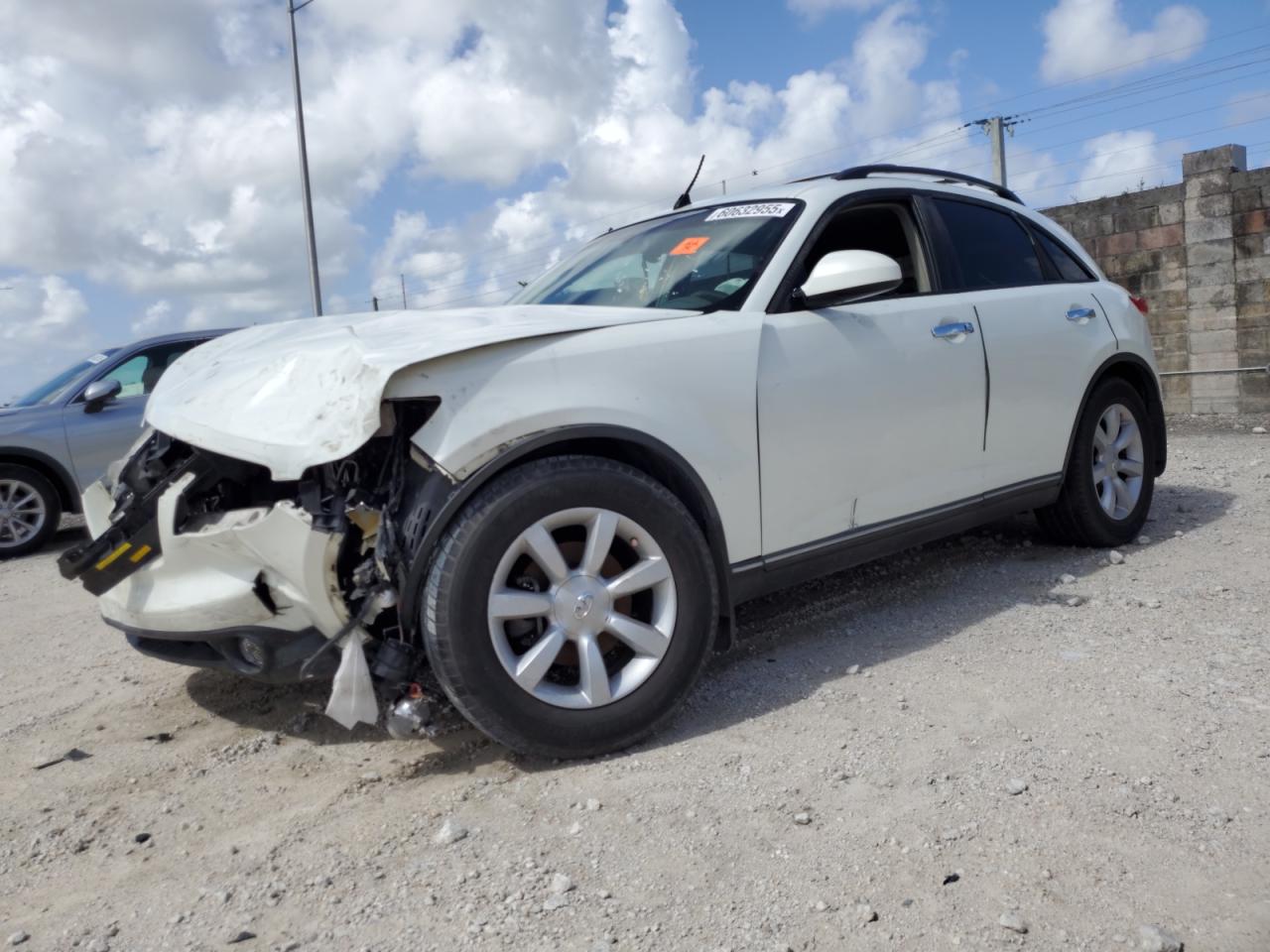 INFINITI FX35 2005