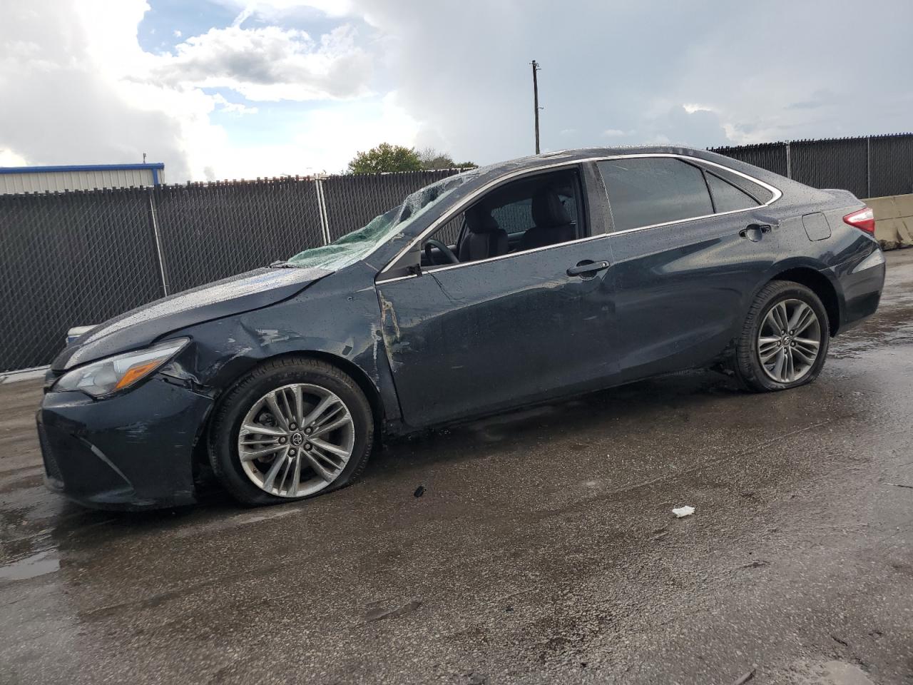 TOYOTA CAMRY LE 2017